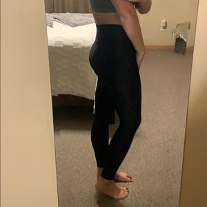 Black Victoria’s Secret leggings